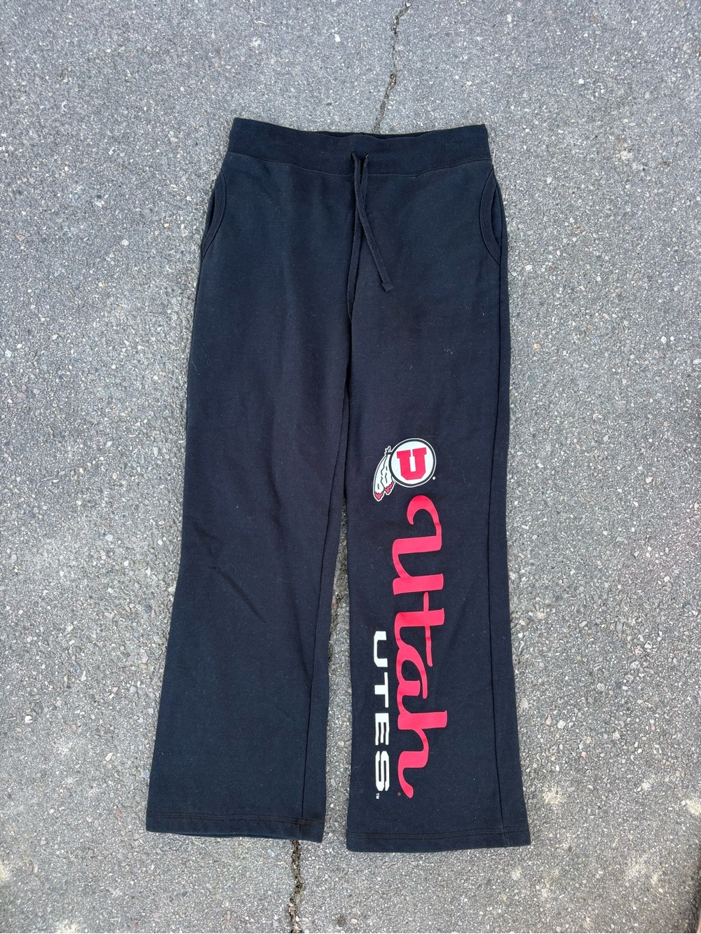 Gildan Black Straight-Leg Sweatpants with Red Utah Script